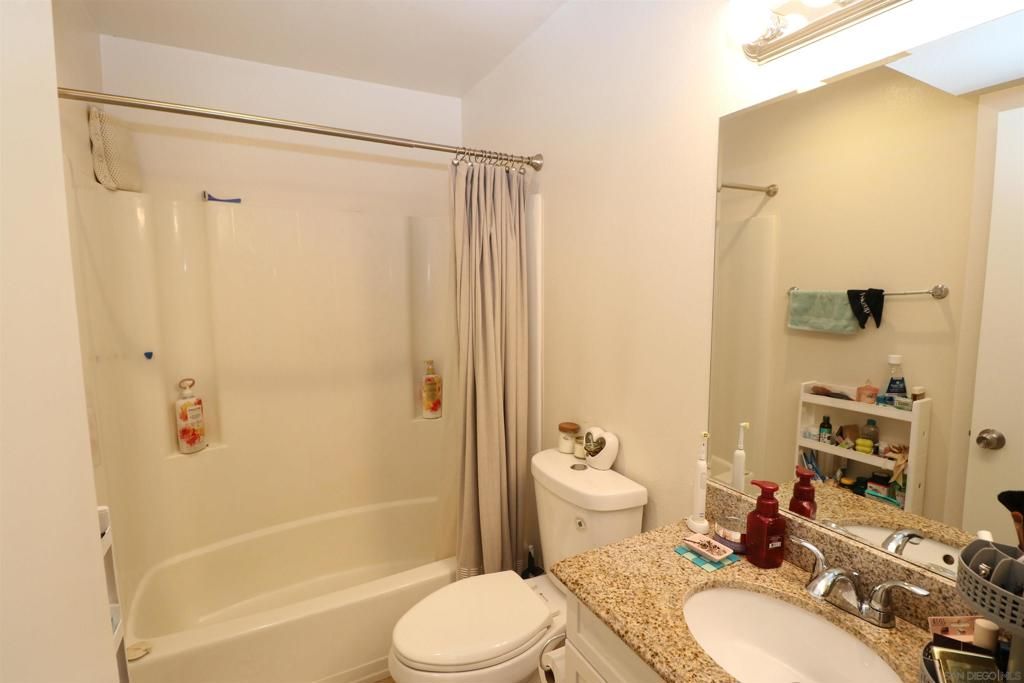 Image 8 of property listing at 5700 Baltimore Dr 178, La Mesa, CA 91942