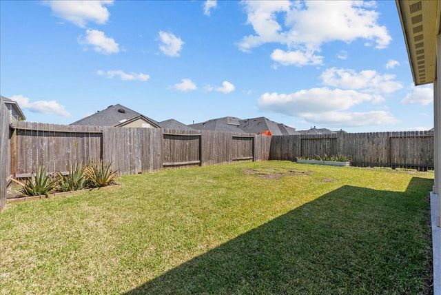 5111 Bay Lane, Bacliff, TX 77518