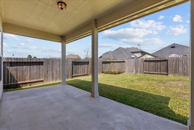 5111 Bay Lane, Bacliff, TX 77518