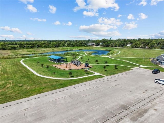 5111 Bay Lane, Bacliff, TX 77518