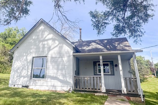606 N 3rd Street, Guthrie Center, IA 50115