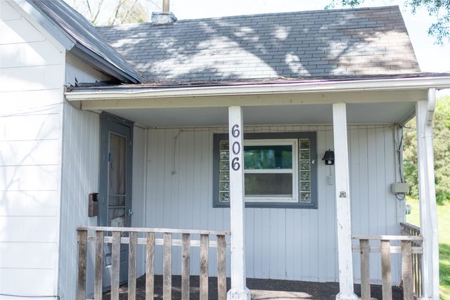 606 N 3rd Street, Guthrie Center, IA 50115