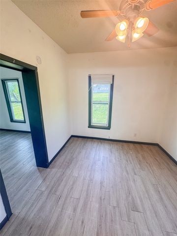 606 N 3rd Street, Guthrie Center, IA 50115