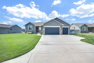 885 N Cloverleaf St, Goddard, KS 67052