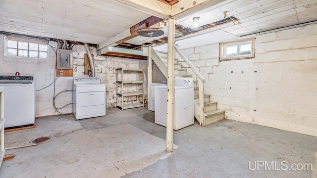 213 Roseland Street, Kingsford, MI 49802