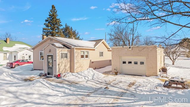 213 Roseland Street, Kingsford, MI 49802