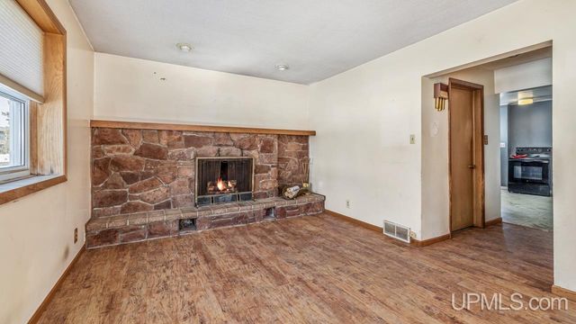 213 Roseland Street, Kingsford, MI 49802