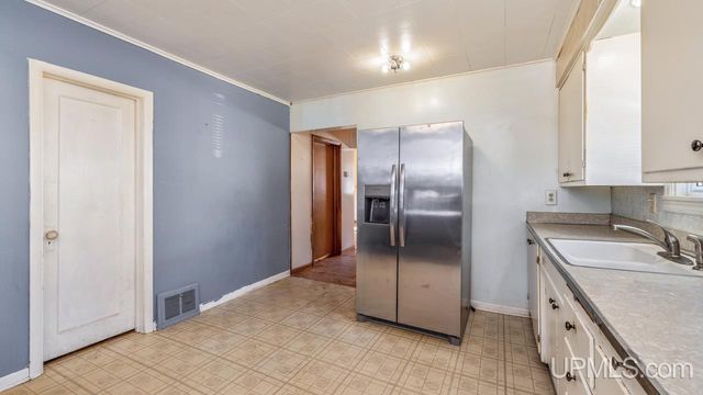 213 Roseland Street, Kingsford, MI 49802