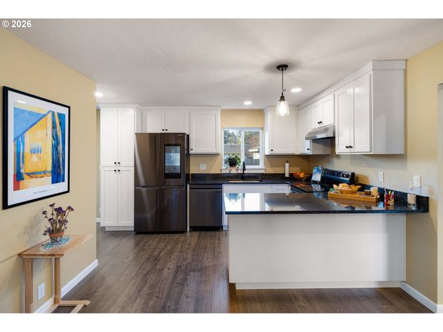 450 Hunsaker Ln, Eugene, OR 97404