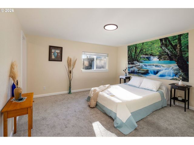 450 Hunsaker Ln, Eugene, OR 97404