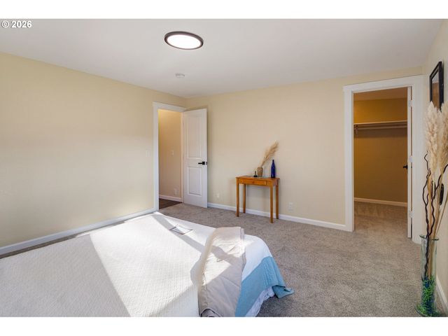 450 Hunsaker Ln, Eugene, OR 97404