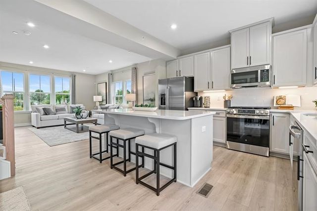 8013 Chief Way, Adams Twp, PA 16046