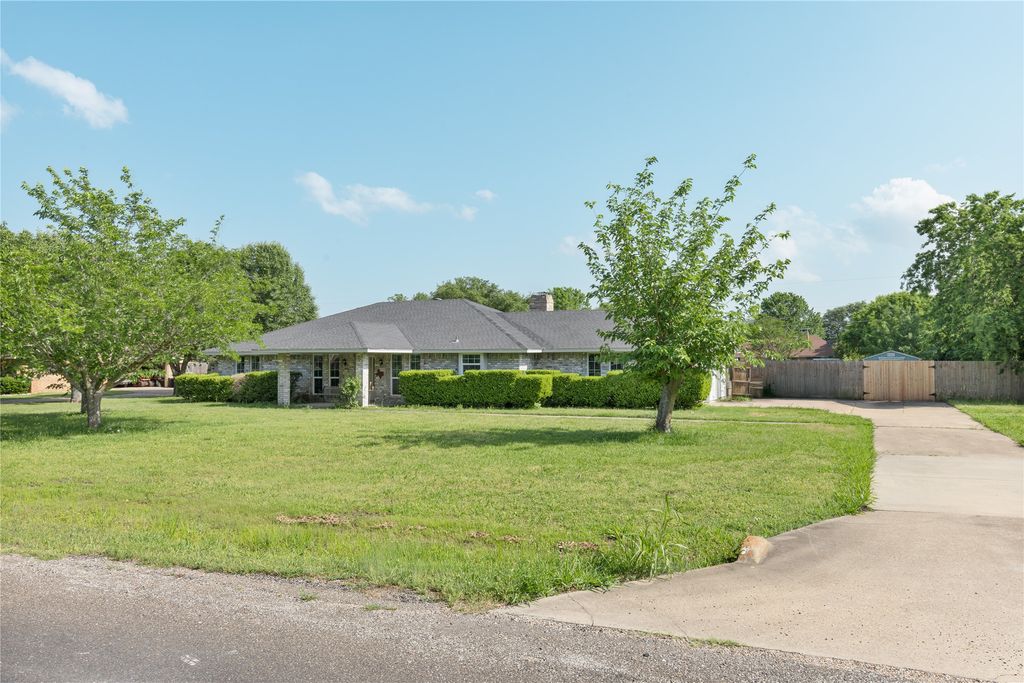116 Rocky Ridge Road, Red Oak, TX 75154