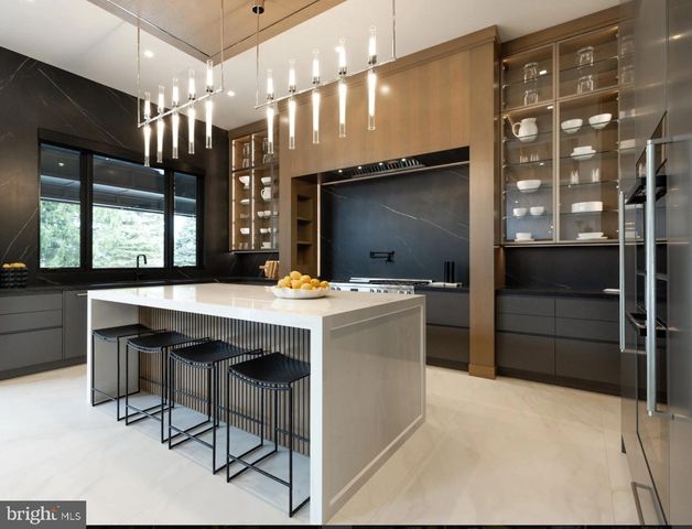 1629 SENECA AVE, Mclean, VA 22102