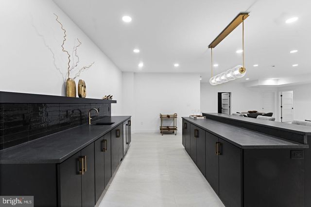 1629 SENECA AVE, Mclean, VA 22102