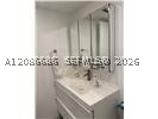 5033 NW 7th St 312, Miami, FL 33126
