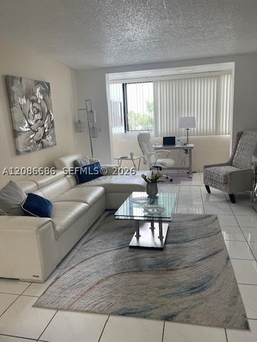 5033 NW 7th St 312, Miami, FL 33126