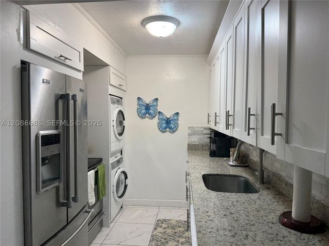 5033 NW 7th St 312, Miami, FL 33126