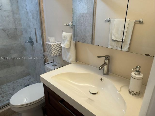 5033 NW 7th St 312, Miami, FL 33126