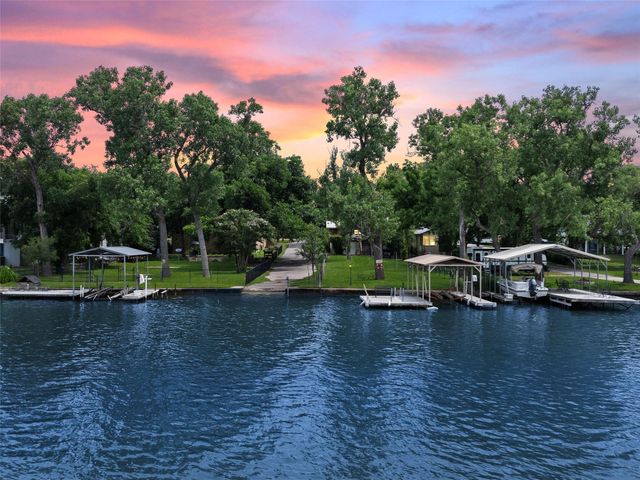 115 Firecracker LN, Kingsland, TX 78639