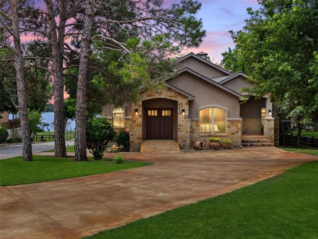 115 Firecracker LN, Kingsland, TX 78639