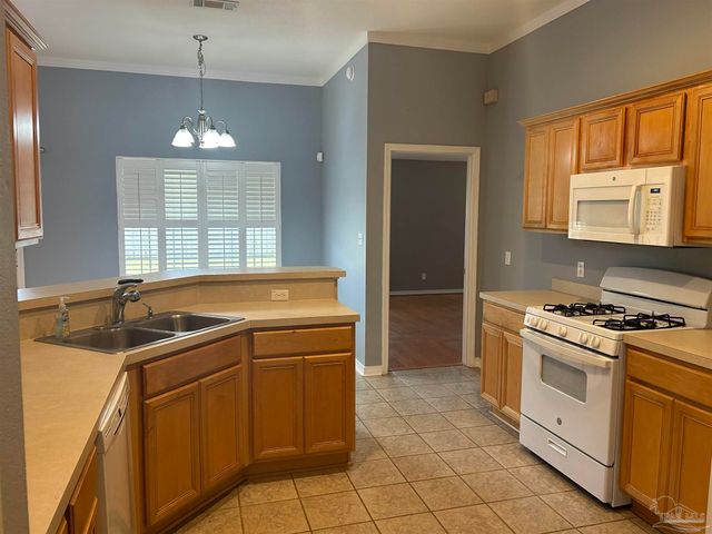 602 Batten Blvd, Pensacola, FL 32507