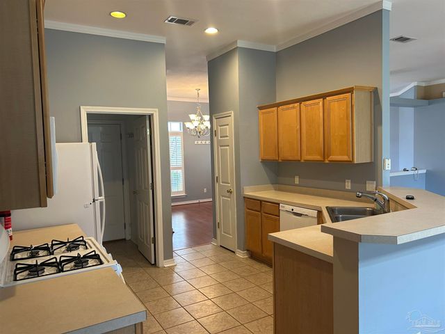 602 Batten Blvd, Pensacola, FL 32507