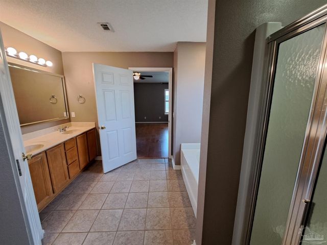 602 Batten Blvd, Pensacola, FL 32507