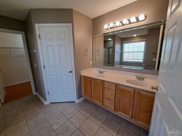 602 Batten Blvd, Pensacola, FL 32507