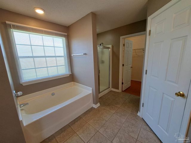 602 Batten Blvd, Pensacola, FL 32507