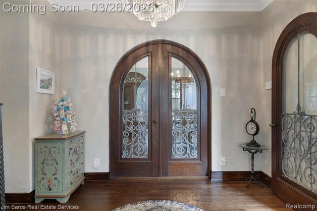 1247 Buckingham Road, Grosse Pointe Park, MI 48230