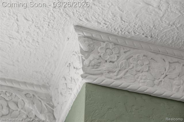 1247 Buckingham Road, Grosse Pointe Park, MI 48230