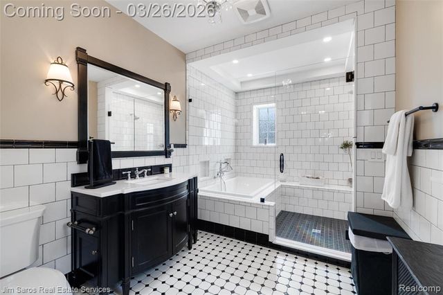 1247 Buckingham Road, Grosse Pointe Park, MI 48230