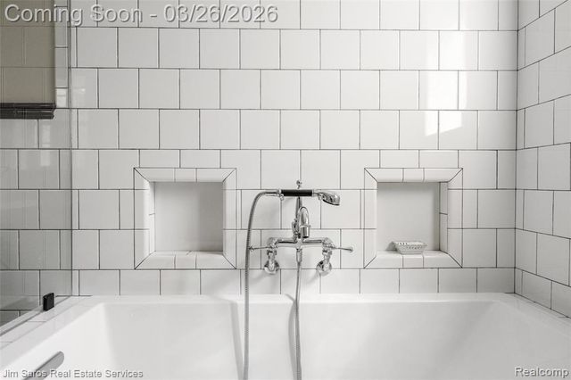 1247 Buckingham Road, Grosse Pointe Park, MI 48230