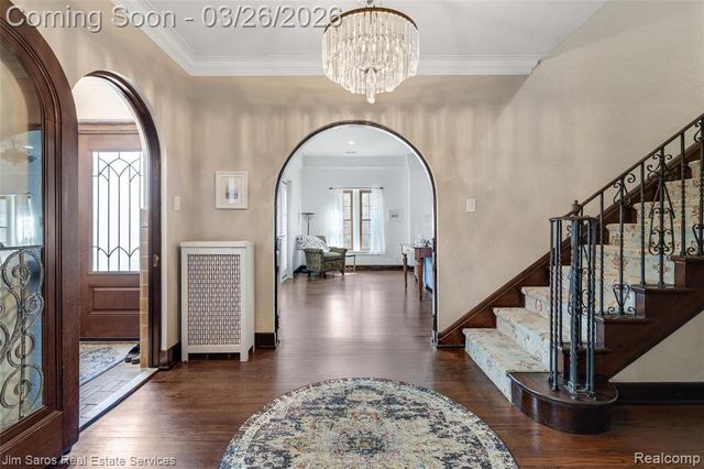 1247 Buckingham Road, Grosse Pointe Park, MI 48230