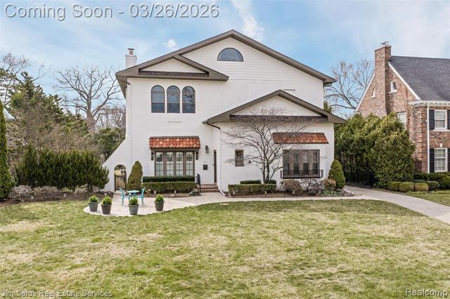 1247 Buckingham Road, Grosse Pointe Park, MI 48230