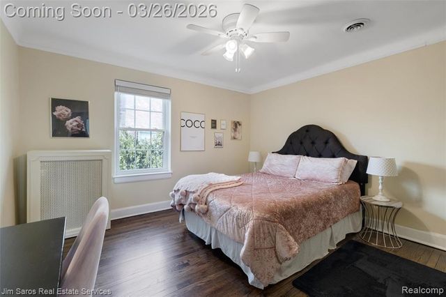 1247 Buckingham Road, Grosse Pointe Park, MI 48230