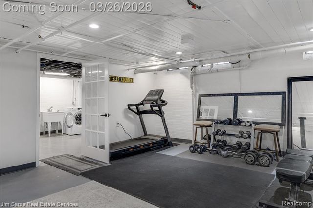 1247 Buckingham Road, Grosse Pointe Park, MI 48230