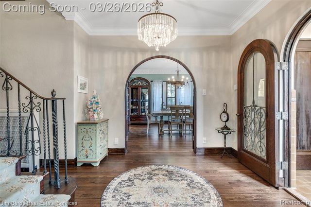 1247 Buckingham Road, Grosse Pointe Park, MI 48230