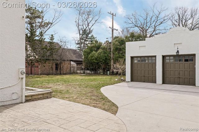 1247 Buckingham Road, Grosse Pointe Park, MI 48230