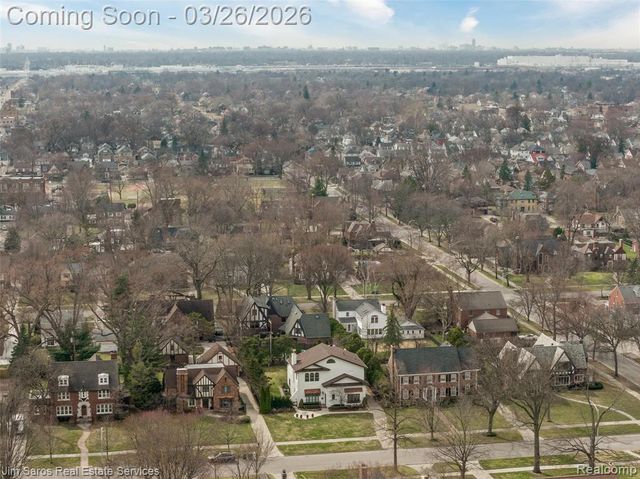 1247 Buckingham Road, Grosse Pointe Park, MI 48230