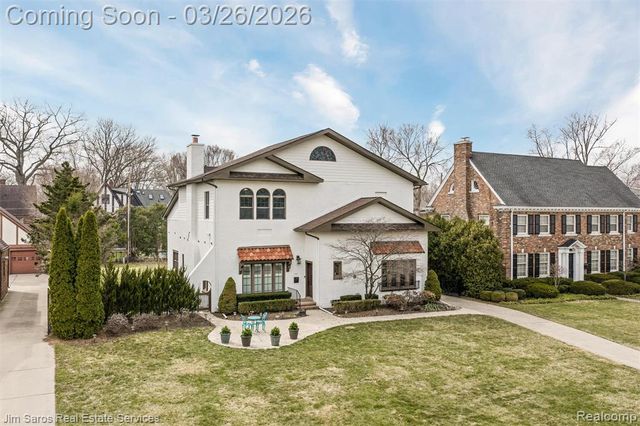 1247 Buckingham Road, Grosse Pointe Park, MI 48230
