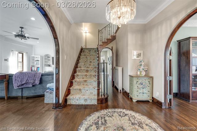 1247 Buckingham Road, Grosse Pointe Park, MI 48230