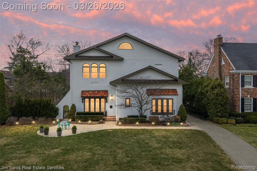 1247 Buckingham Road, Grosse Pointe Park, MI 48230