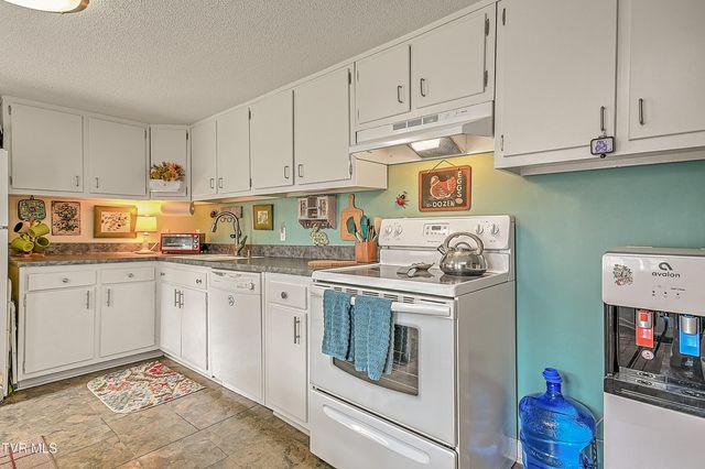 517 Cherokee Drive, Mount Carmel, TN 37645