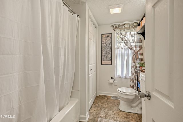 517 Cherokee Drive, Mount Carmel, TN 37645