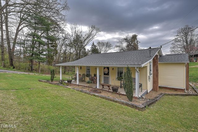517 Cherokee Drive, Mount Carmel, TN 37645