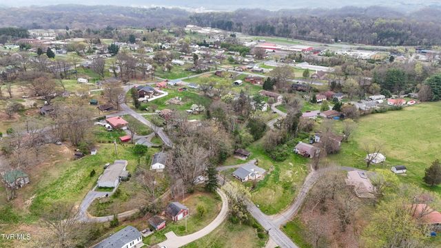 517 Cherokee Drive, Mount Carmel, TN 37645