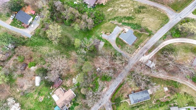 517 Cherokee Drive, Mount Carmel, TN 37645