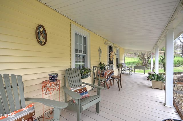 517 Cherokee Drive, Mount Carmel, TN 37645